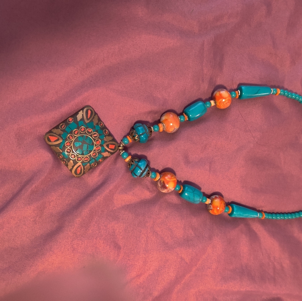 Multiple style of necklaces each $10
